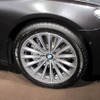【BMW 7シリーズ 新型発表】4輪操舵システムで小回りスイスイ