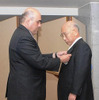 新日本石油の渡会長、ルーマニア国家勲章を受章