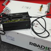 「Roadie V2（ローディーV2）」の充電アダプター