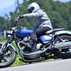 リヤサスペンションもショーワ製。この手のバイクにしては減衰力もバネレートも少し高め。しかし、それがスポーティなハンドリングに貢献