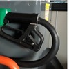 写真左から、アルコール検知器、給油機（給油ノズルは抜けない）、バス整備で使用する実際の工具（全13種類）