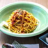 看板メニューのひとつ「710ボロネーゼ」。その名の通り納豆をソースに使ったパスタだ。