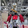 全高約3mのエンタメ外骨格ロボット『SKELETONICS』（スケルトニクス）。