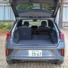 VW T-Rocブラックスタイルのラゲッジスペース。最小で445リットル、最大で1290リットルを確保