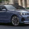 BMW i5 のロングホイールベース（中国仕様）