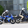 スズキ GSX250R（手前）/ジクサーSF250（奥）