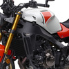 ヤマハ伝統の“白×赤”モデルがついに登場！ネオレトロバイク『XSR900』2024年モデル