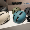 試乗用のヘルメットは無料で貸し出し。グローブは記念にもらうことも