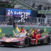 優勝を飾った#50 フェラーリ。