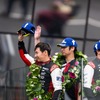 惜しくも2位に敗れた#7 トヨタの小林可夢偉（左端）。
