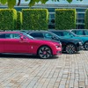 ロールスロイスの最新カスタマイズモデル。左がスペクター