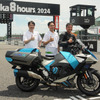 鈴鹿8耐でサプライズ走行をおこなったカワサキの「水素エンジンバイク」