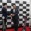 右から愛知県知事大村秀章氏、代表取締役社長・市川秀幸氏