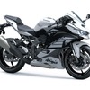 カワサキ Ninja ZX-4R SE　メタリックマットホワイティッシュシルバー×メタリックフラットスパークブラック