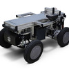 スズキ、電動車いす技術を流用した「モビリティベースユニット」国際物流総合展2024に出展