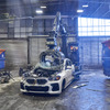 BMWのリサイクルセンターで解体される車両。その多くは量産前のテスト車両