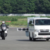 ライダーのブレーキ操作が足りないとシステムが判断した際にブレーキ圧を昇圧する「EBA」
