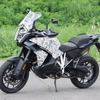 「ACC S&G」のテスト車両はKTMの新型車で、クラッチレバーのないMT車だ