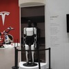 テスラ・ギガミュージアムに展示されたオプティマスとモデルYボディー
