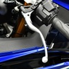 クラッチレバーは、全14段階のアジャスター機構付き。ライダーの好みに応じた位置調整が可能だ。