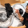 ヤマハ発動機の車いす電動化ユニットの新製品「JWG-1」