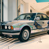 日本画家の加山又造氏によって制作され、1990年にお披露目されたアート車両。ベースはBMW535i