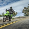 カワサキ、新型デュアルパーパスモデル『KLX230』とローシート『KLX230 S』発表