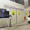 ベルエナジーのゼロエミッション電源車「MESTA Gen」から取り出した電力で、溶接ロボットを動かすデモ