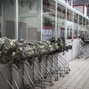 歴代エンジンが並ぶエンジン設計室。2階にも同様にたくさんのエンジンが並んでいた。レース部門のドゥカティコルセとも隣接しているため情報共有もスピーディだ。