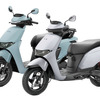 ホンダ ACTIVA e:（左）とQC1（右）