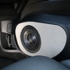 ドア下部は大きく加工されエンクロージャーしてモレルのイレイトカーボンMW6をインストールする。純正デザインも損なっていない。