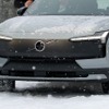 ボルボ EX30クロスカントリー 市販型のプロトタイプ