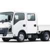 日産『アトラス』の「普通免許対応モデル」のダブルキャブ