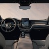 ボルボ『XC60』が内外装を刷新、11.2インチスクリーンが提供するユーザー体験とは