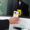 アプリ上で表示されたQRコードを車両側にかざすとドアが開く