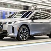 BMW『iX』改良新型、生産開始…航続701km