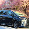 東京の桜をレクサスLMで堪能…インバウンド需要に対応「SAKURA RIDE PLAN」