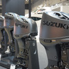 スズキの全面マットブラック仕上げの船外機シリーズ「ステルスライン」