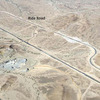 GMと米軍のテストコースがオープン…砂漠の要塞？