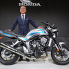 ホンダ CB1000F コンセプトと、ホンダモーターサイクルジャパンの室岡克博社長（大阪モーターサイクルショー2025）