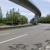 ターン14。コースは左側の車線、進行方向は画面左から中央奥へ（5月11日）