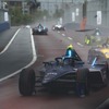 1位を獲得したマセラティMSGレーシング。後方の黄色のマシンがローラヤマハABT（フォーミュラE 第8戦 東京E-Prix）