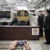 珍しい？ 西武8000系が西武新宿に入線---元小田急車が5月31日に定期運行開始