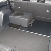 ラゲッジはレジャーで活用することから積載性をスポイルしたくなかった。そのためユニットの多くは床下に設置されている。