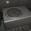 脱着可能なエンクロージャーに収められたのは、その速い低音からオーナーもお気に入りのダイヤトーン・SW-G50。