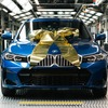 BMWグループ、電動車生産300万台達成…3シリーズPHEVがラインオフ