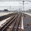 線路を歩く！ 高架開業前の西武鉄道・東村山駅で「レールウォーク」
