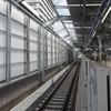 新宿線下り線（奥が所沢方面）
