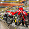 ドゥカティが同社初となるモトクロス専用車「Desmo450 MX」の量産を開始