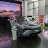 中国ではこのクラスのEV・PHEVが400万円前後で購入できる（上海のBYDディーラーにて）